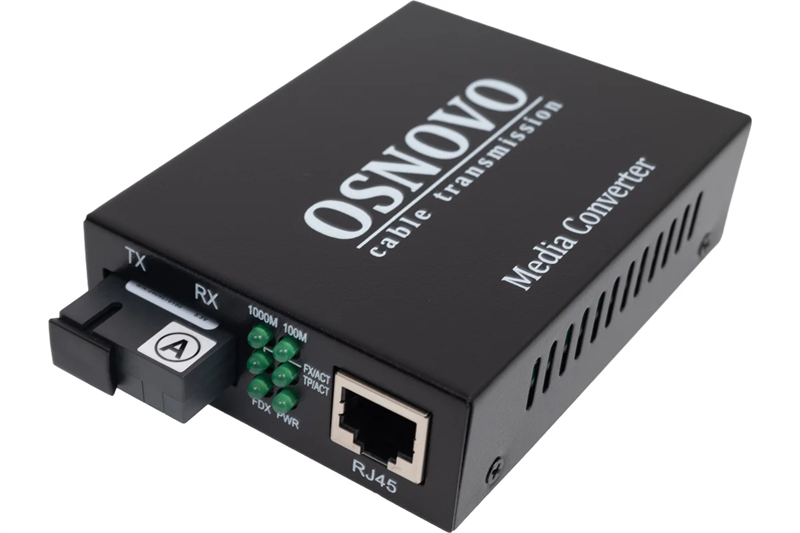Osnovo - Оптический Gigabit Ethernet медиаконвертер для передачи Ethernet по одному волокну одномодового оптического кабеля до 20км (по многомодовому кабелю до 500м). Поддерживает скорость 10/100/1000М (IEEE 802.3i, IEEE 802.3u, IEEE 802.3ab, IEEE 802.3z). Автоопределение MDI/MDI-X. Вх. - Роз.2,1х5мм(DC5V), Вх./вых. - RJ45(Ethernet)/SC(tx1310/rx1550нм). В комплекте: БП DC5V(1A). Размеры (ШхВхГ): 70x25х93мм. Может устанавливаться в бокс для 19 дюймовой стойки модели О-142B (1 слот). Рабочая температура: 0…+60гр.С.