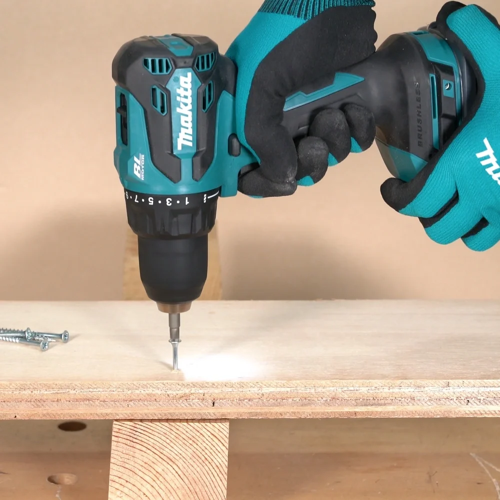 Дрель-шуруповерт Makita DDF490SFJ аккум. патрон:быстрозажимной (кейс в комплекте)
