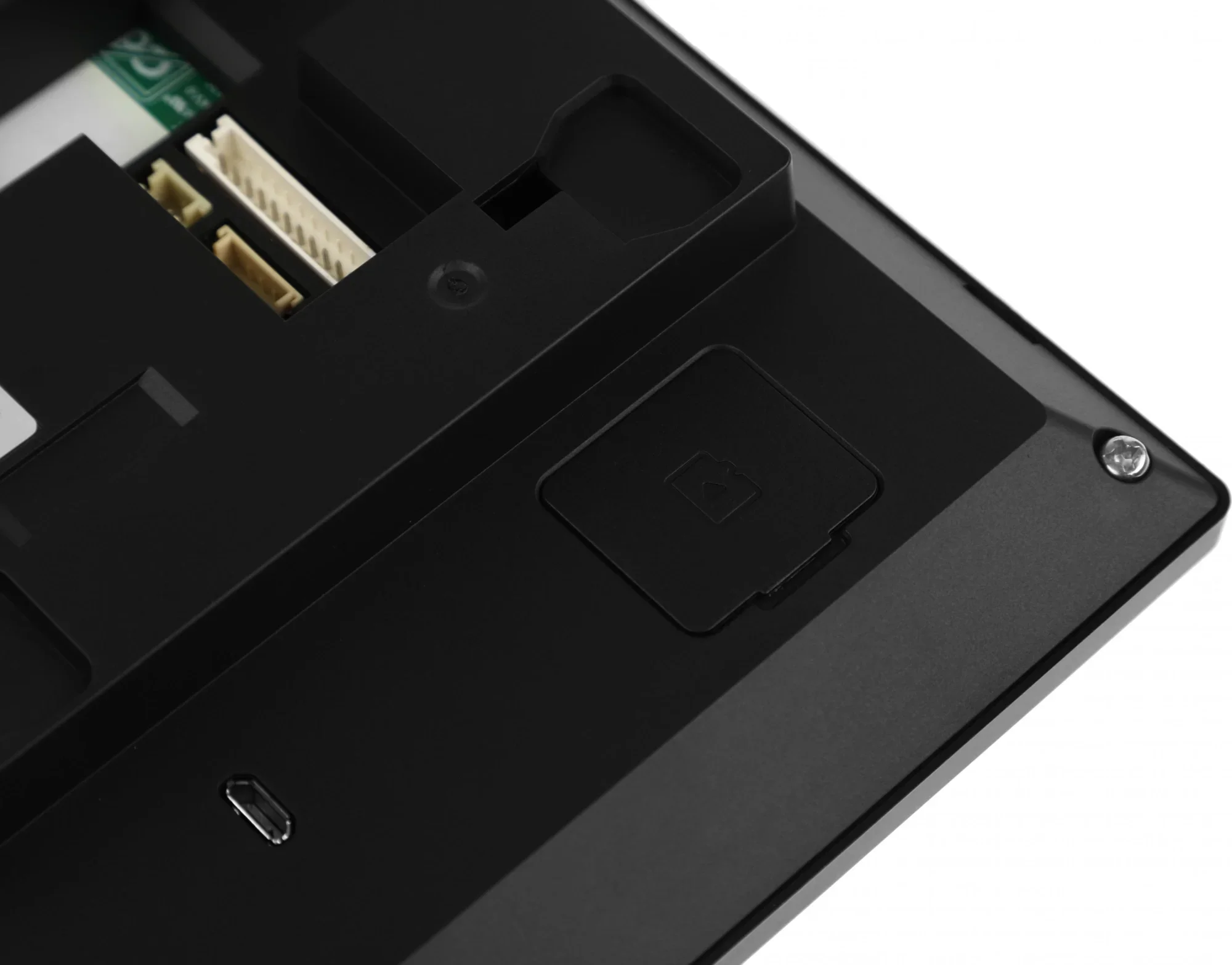 Монитор видеодомофона IP 7-и дюймовый черный/белый 1024x600 разрешение мкостной сенсорный экран; тревожные входы / выходы 8/1; RS485; LAN; поддержка micro-SD до 256Гб; Возможность просмотра IP видеокамер; Питание: DC 12В/PoE(802.3af); Габаритные размеры: 1