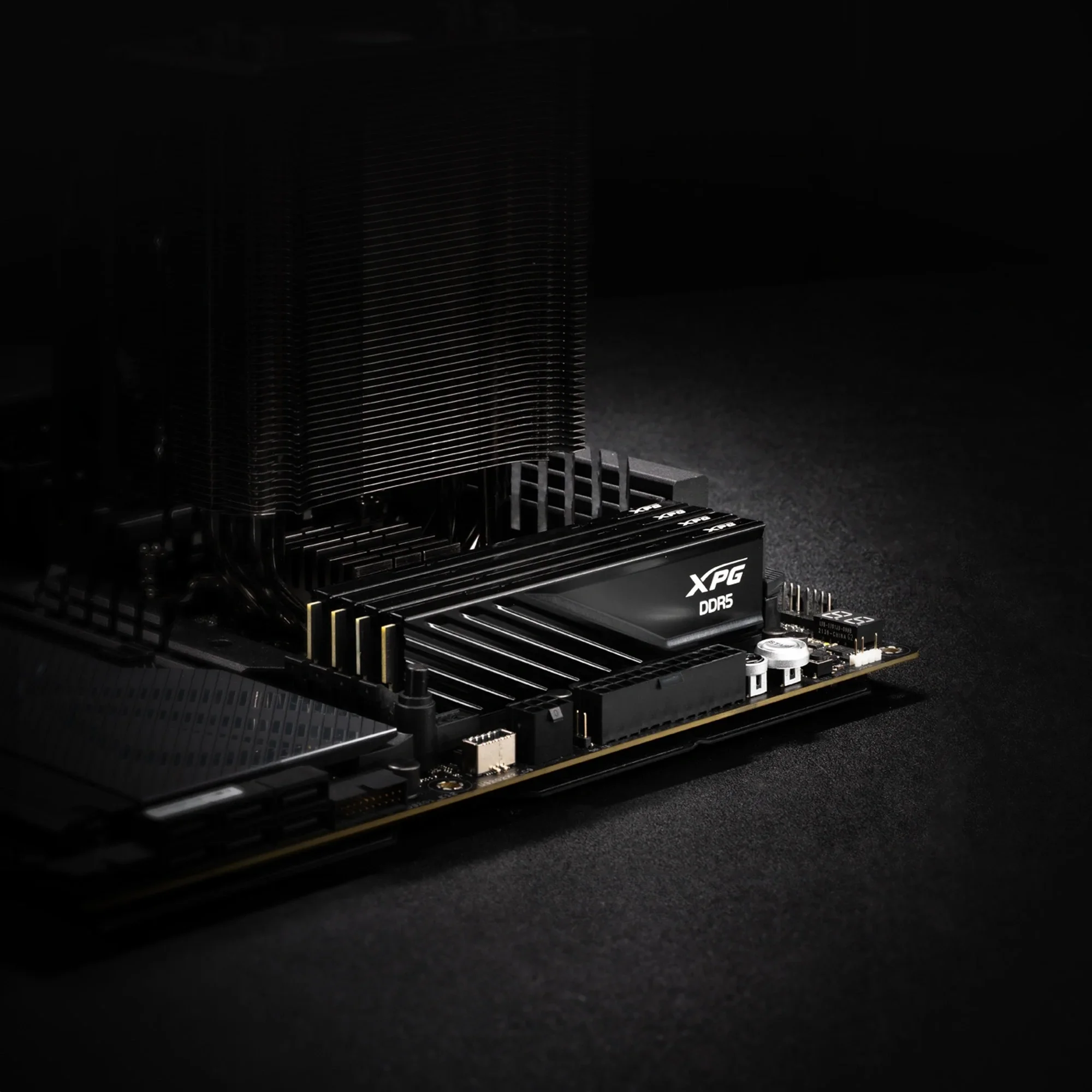 Память DDR5 32GB 5600MHz A-Data AX5U5600C4632G-SLABBK XPG Lancer Blade RTL Gaming PC5-44800 CL46 DIMM 288-pin 1.1В kit dual rank с радиатором Ret