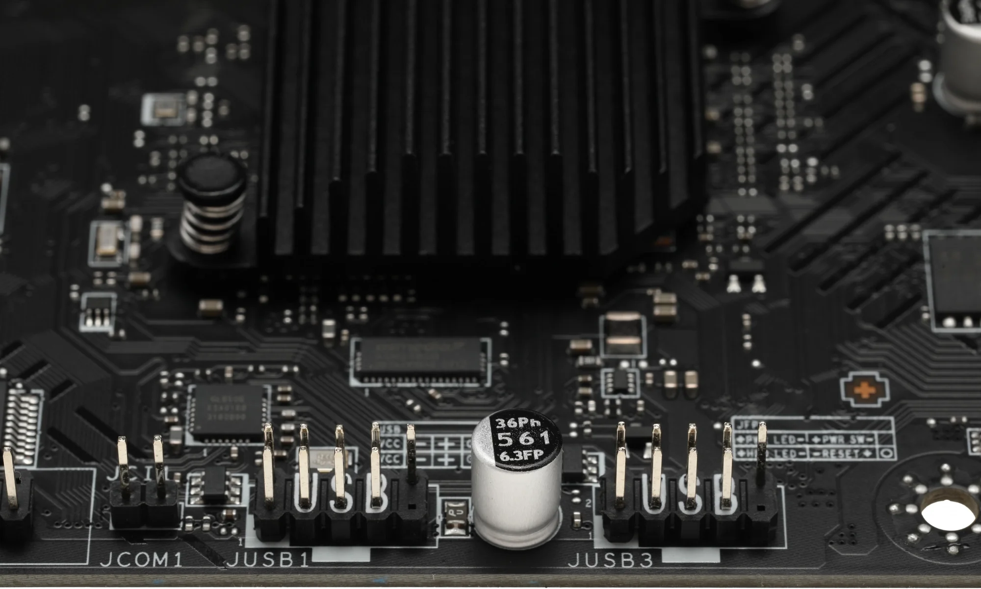 Материнская плата MSI PRO H610M-E Soc-1700 Intel H610 2xDDR5 mATX AC`97 8ch(7.1) GbLAN+VGA+HDMI