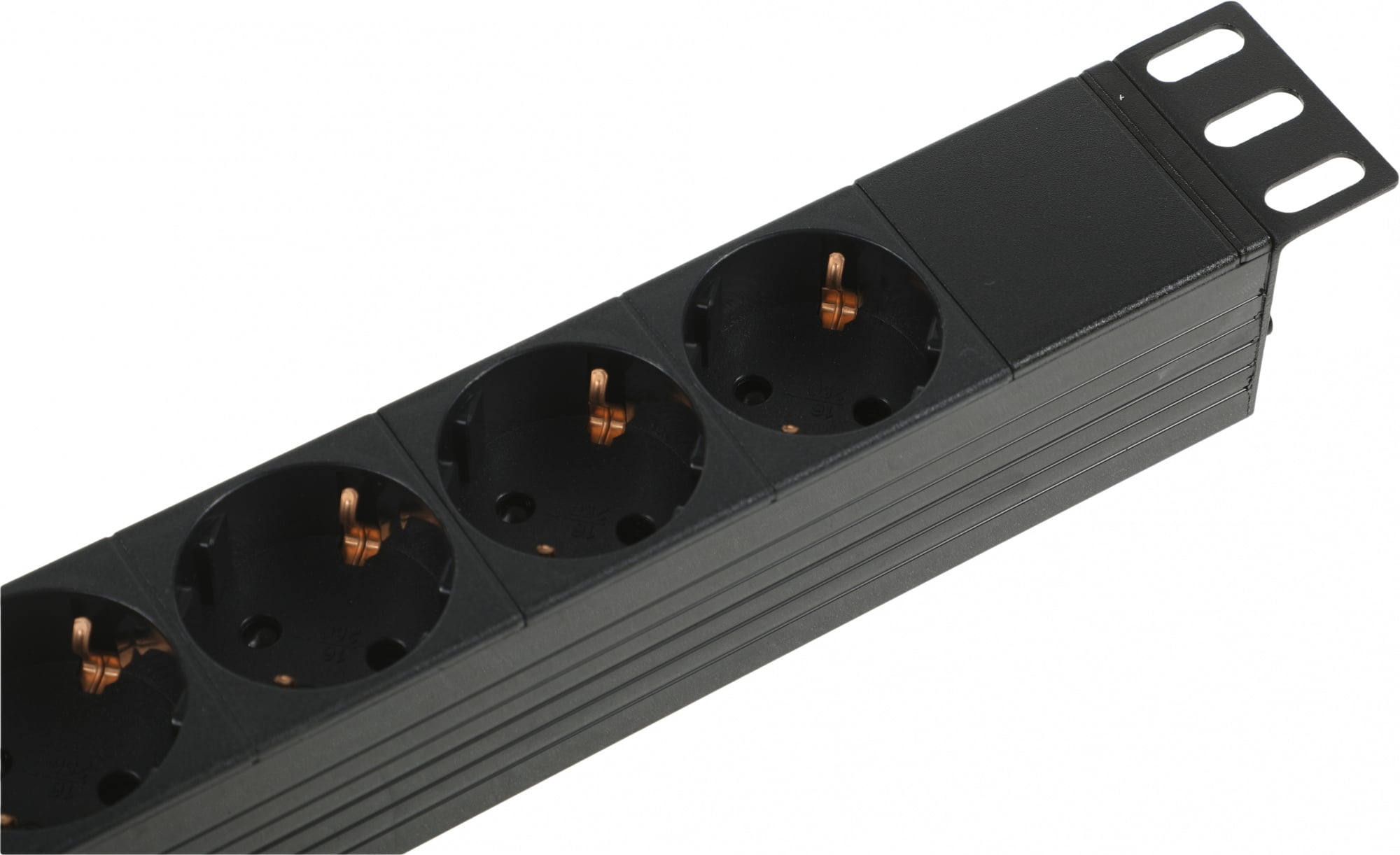 Блок PDU ITK PH12-7D1-P, 7×Schuko, 16А, 1U, чёрный