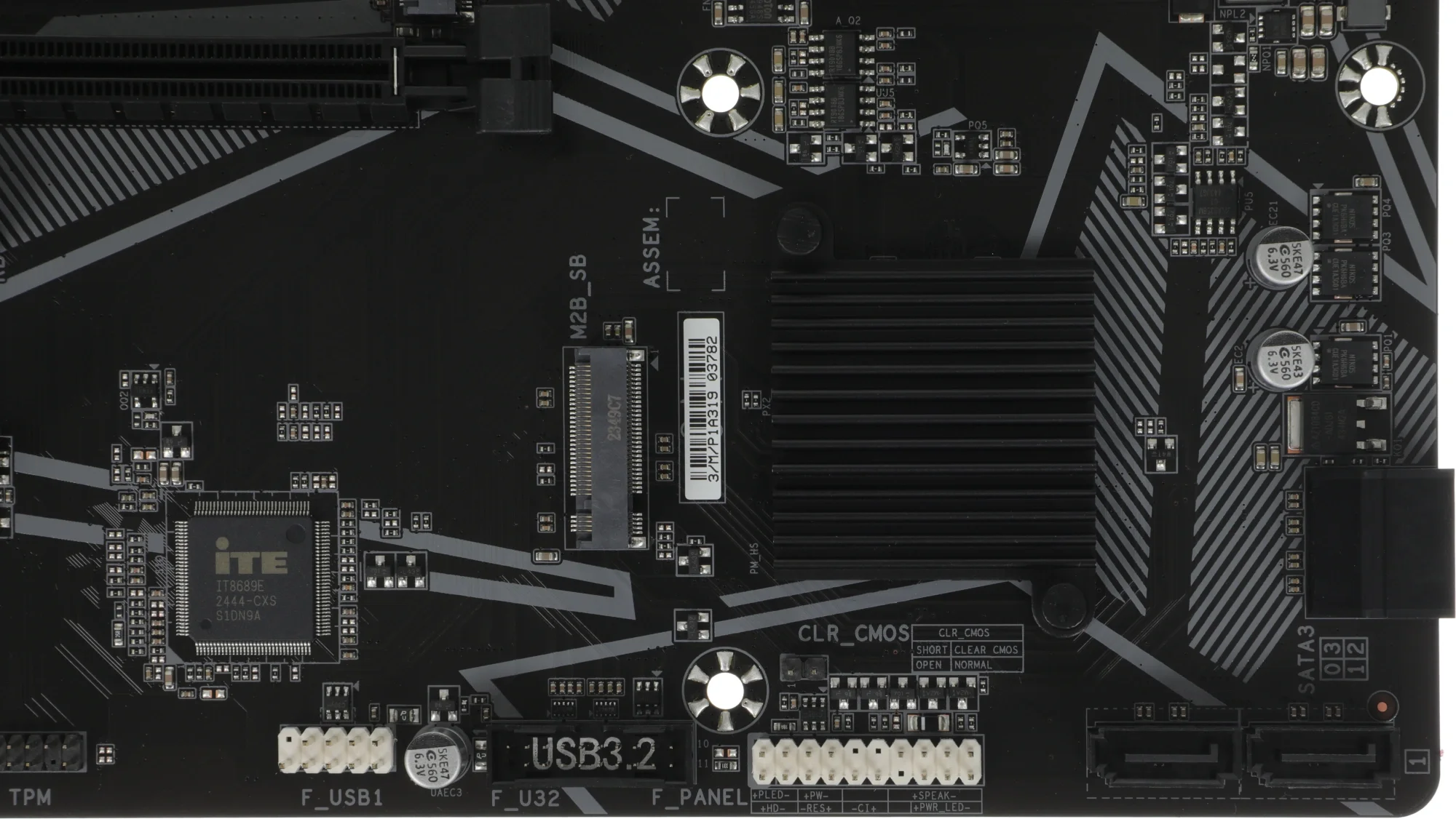 Материнская плата Gigabyte B550M K Soc-AM4 AMD B550 4xDDR4 mATX AC`97 8ch(7.1) GbLAN RAID+HDMI+DP