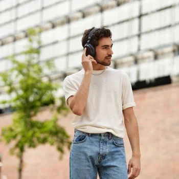 Гарнитура мониторные Sennheiser Momentum Wireless 4 2м черный беспроводные bluetooth в ушной раковине (509266 M4AEBT BLACK)