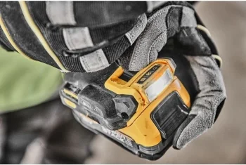Дрель-шуруповерт DeWalt DCD800E1T-QW аккум. патрон:быстрозажимной (кейс в комплекте)