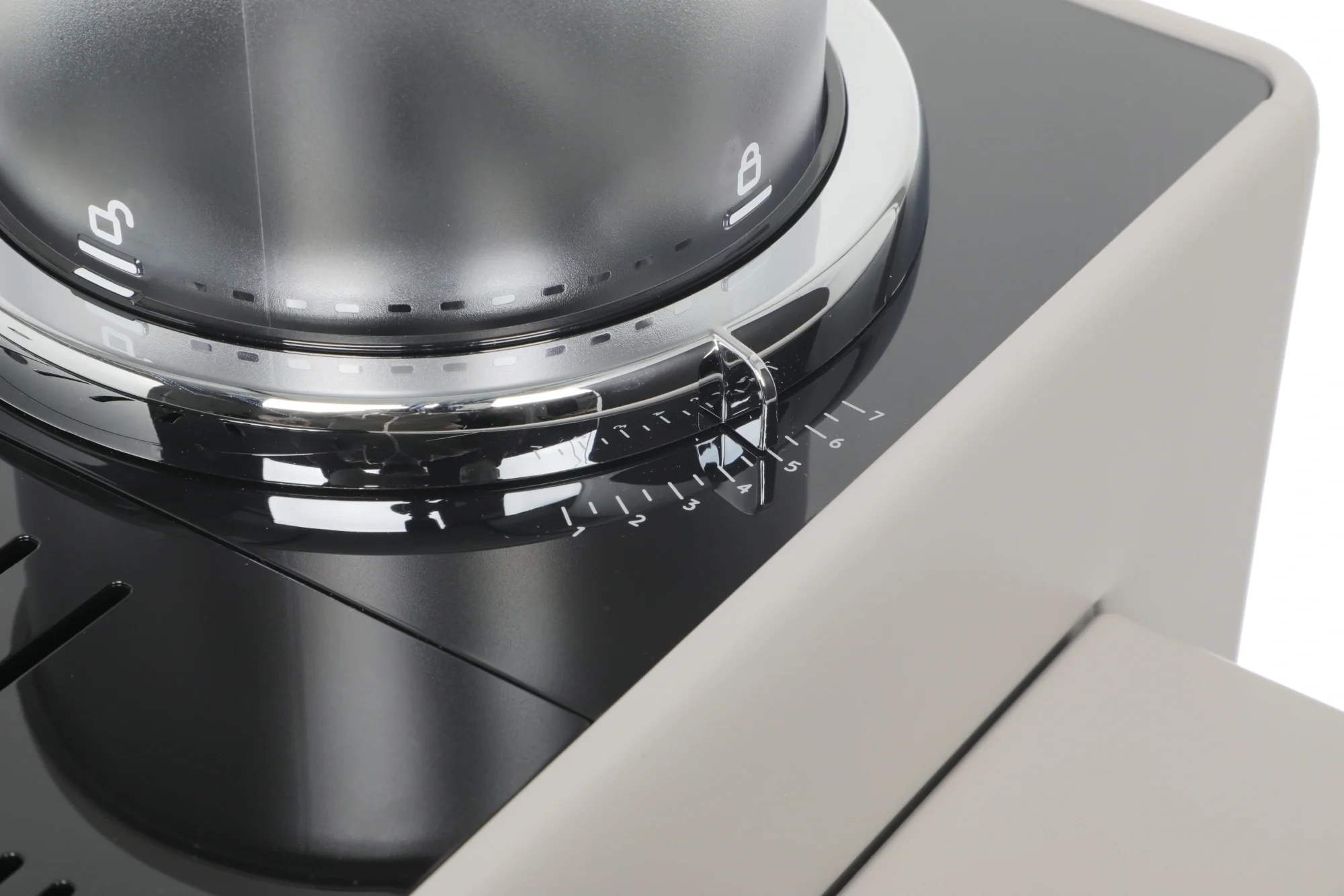 Кофемашина Delonghi Rivelia EXAM440.35.BG 1450Вт бежевый