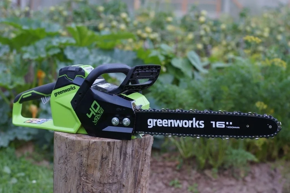 Цепная пила Greenworks GD40CS18 аккум. 1800Вт 2.4л.с. дл.шины:16" (40cm) 1аккум. 8Ач ЗУ (2005807UH)