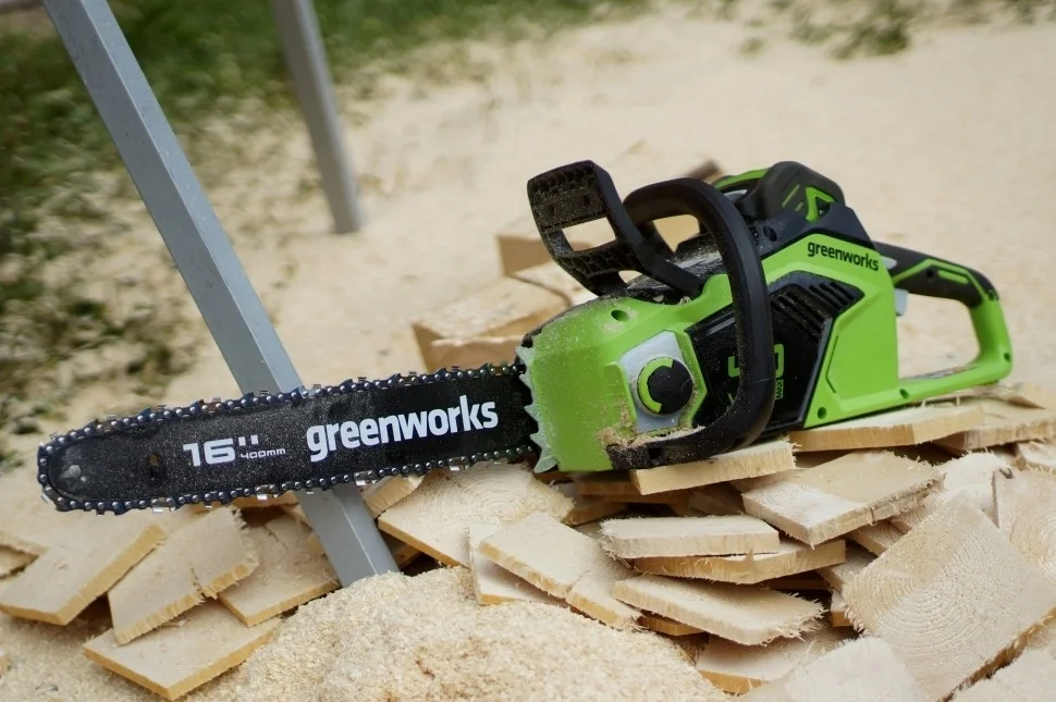 Цепная пила Greenworks GD40CS18 аккум. 1800Вт 2.4л.с. дл.шины:16" (40cm) 1аккум. 8Ач ЗУ (2005807UH)
