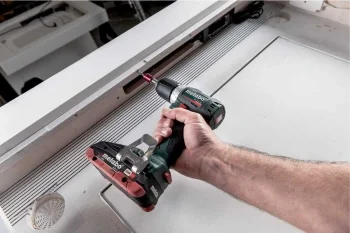 Дрель-шуруповерт Metabo BS 18 L BL 18Вт аккум. патрон:быстрозажимной (кейс в комплекте) (613155500)