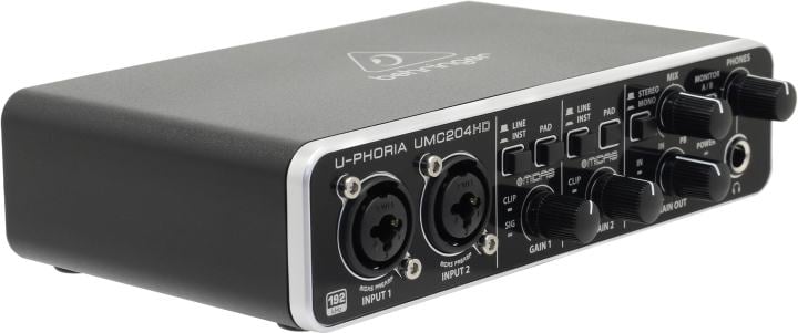 Аудиоинтерфейс Behringer UMC204HD, 2in/4out, 24Bit/192кГц, USB