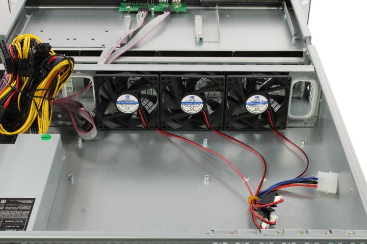 Server Case 2U  Exegate Pro <2U550-HS08> ATX  700W (24+4x4пин) <EX281292RUS>