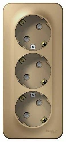 Розетка Systeme Electric BLNRA011314 3-я с/з со шторками 16А, 250В, изолир.  пластина Титан наруж