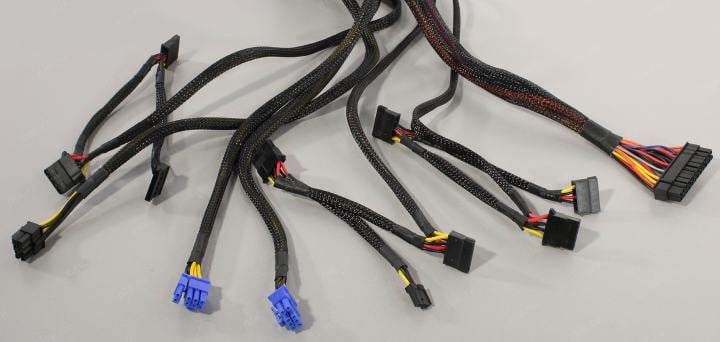 Блок питания ExeGate EVO800 <EX280441RUS-S> 800W ATX (24+8+2x6/8пин)  Cable  Management