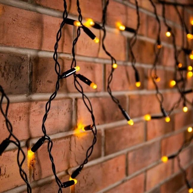 Гирлянда светодиодная Neon-night "Айсикл" ("Бахрома") 4,8х0,6 м, эффект мерцания, черный провод, 230 В, диоды теплый белый, 176 LED