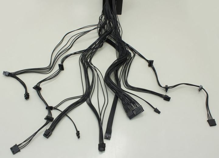 Блок питания GamerStorm PQ750G-FD <R-PQ750G-FD0B-WGEU-V1> 750W  ATX  (24+4x4+16+2x6/8пин)  Cable Management