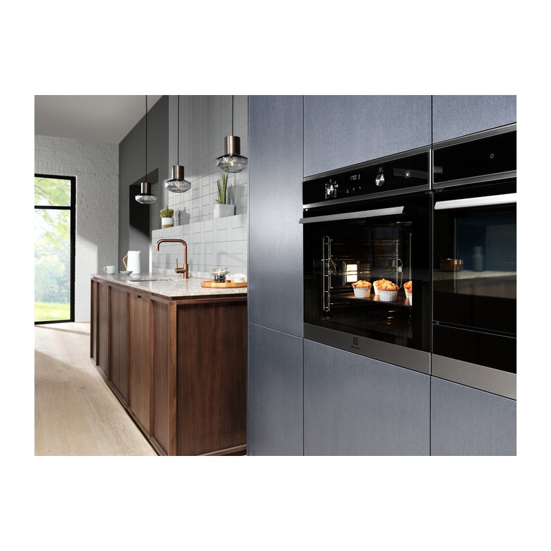 Встраиваемые электрические духовки ELECTROLUX/ Электрический духовой шкаф с конвекцией, приготовление на пару,объем 72 л, утапливаемые переключатели, 10 режимов, автопрограммы, очистка пиролитическая, 3 стекла в дверце, направляющие проволочные + телескопические (1 уровень), термощуп