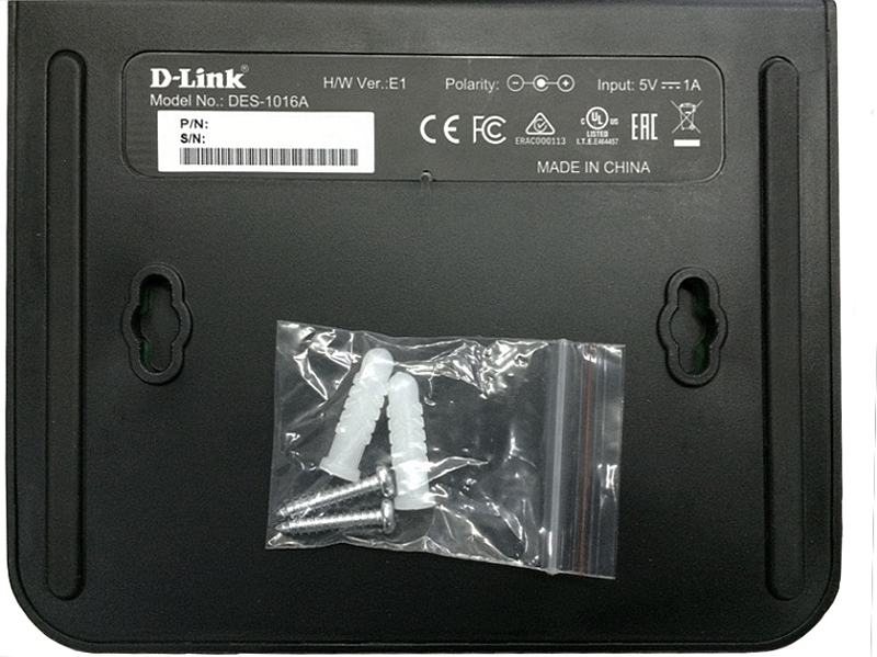 Коммутатор D-Link Неуправляемый коммутатор, 16x100Base-TX, корпус пластик (существенное повреждение коробки)
